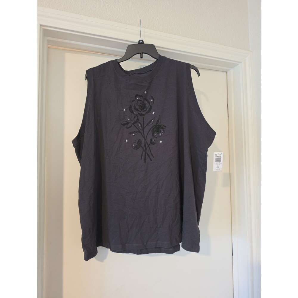 NWT Torrid Sleeveless Shirt Sz 3